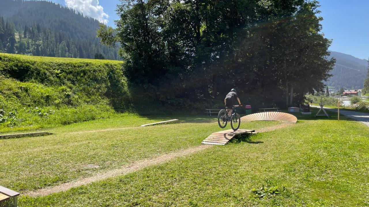 Mit Idyllischer Aussicht Klosters-Serneus